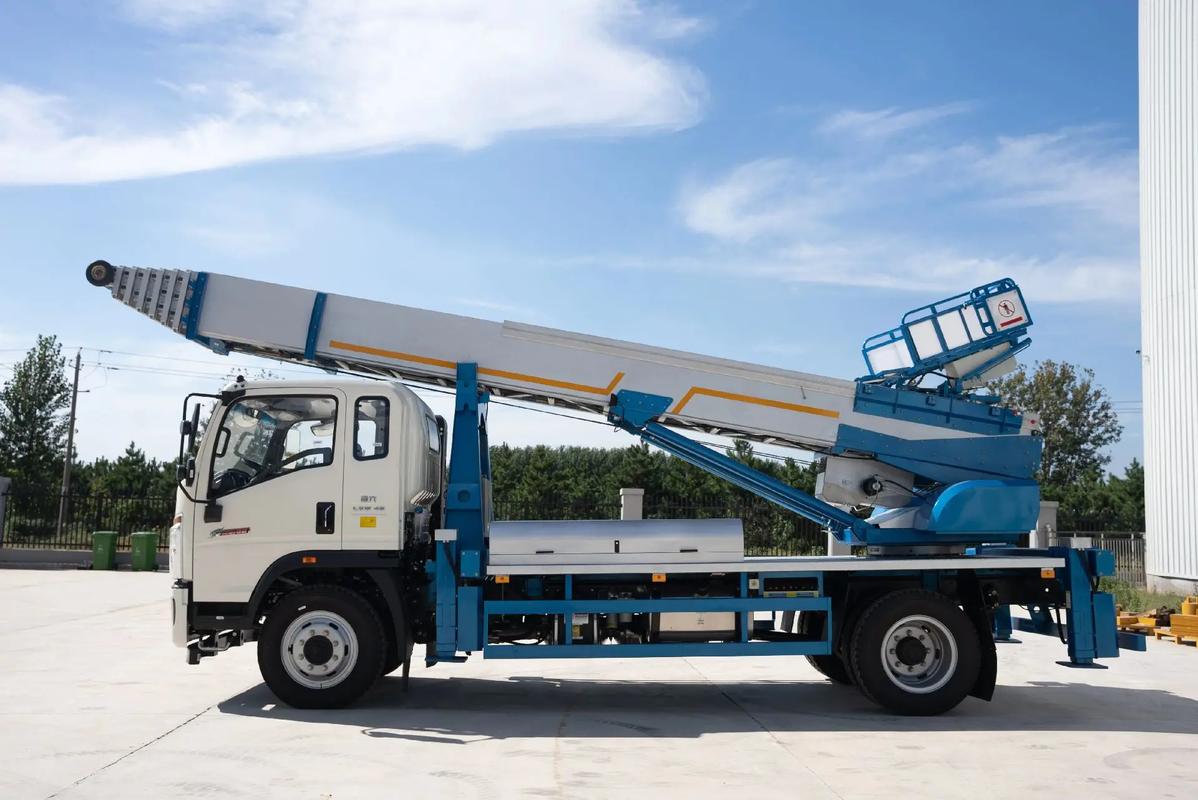 西峡云梯上料车租赁费用