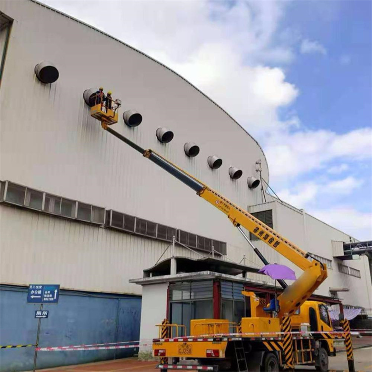 西峡高空作业车出租服务：专业广告牌安装解决方案