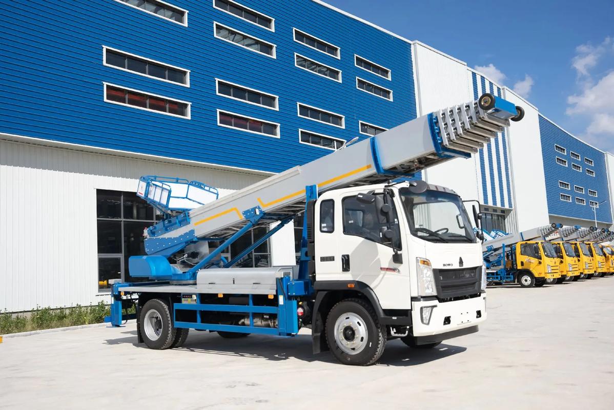 西峡出租云梯车高空作业车 建筑垃圾搬运