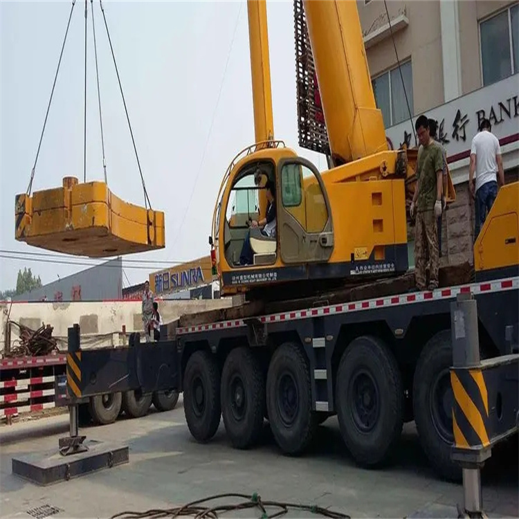 西峡当地吊车出租|机器吊装|75吨|工厂搬迁服务