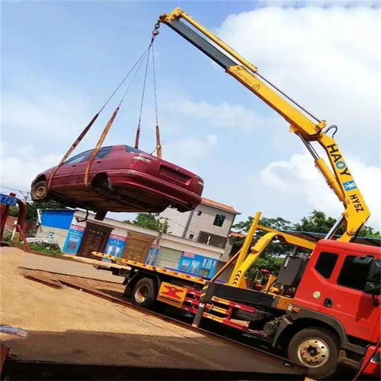 西峡吊车吊汽车的正确方法